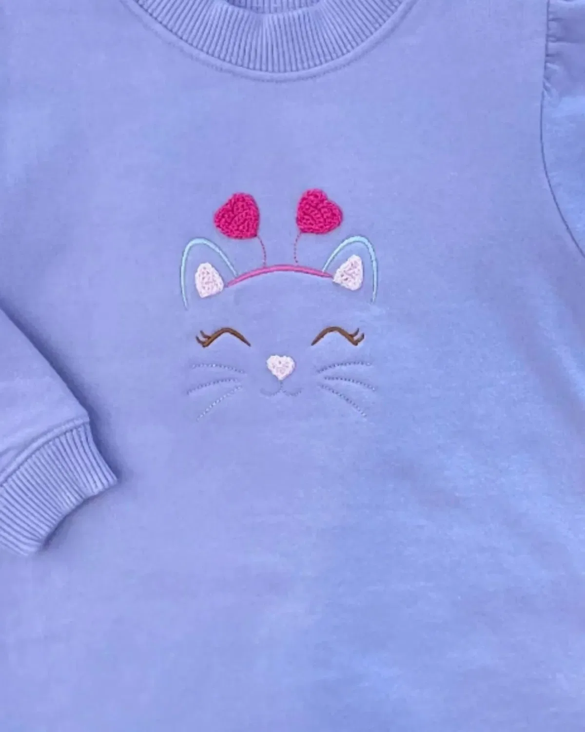 Детский свитшот для девочек с аппликацией Cat Face With Heart Luigi Kids, Lavender — фото 2