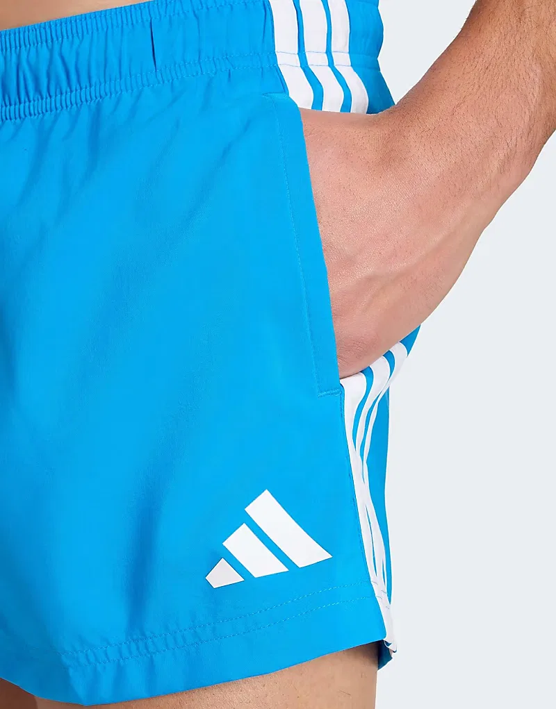 Плавки Adidas Performance с тремя полосками, 7,6 см, ярко-сине-белые — фото 3