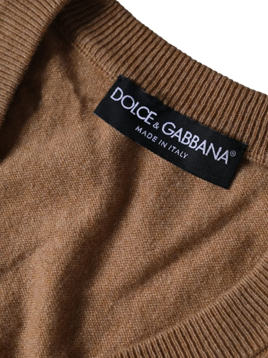 Футболка с В-образным вырезом, кашемировая, коричневая Dolce & Gabbana, коричневый — фото 3