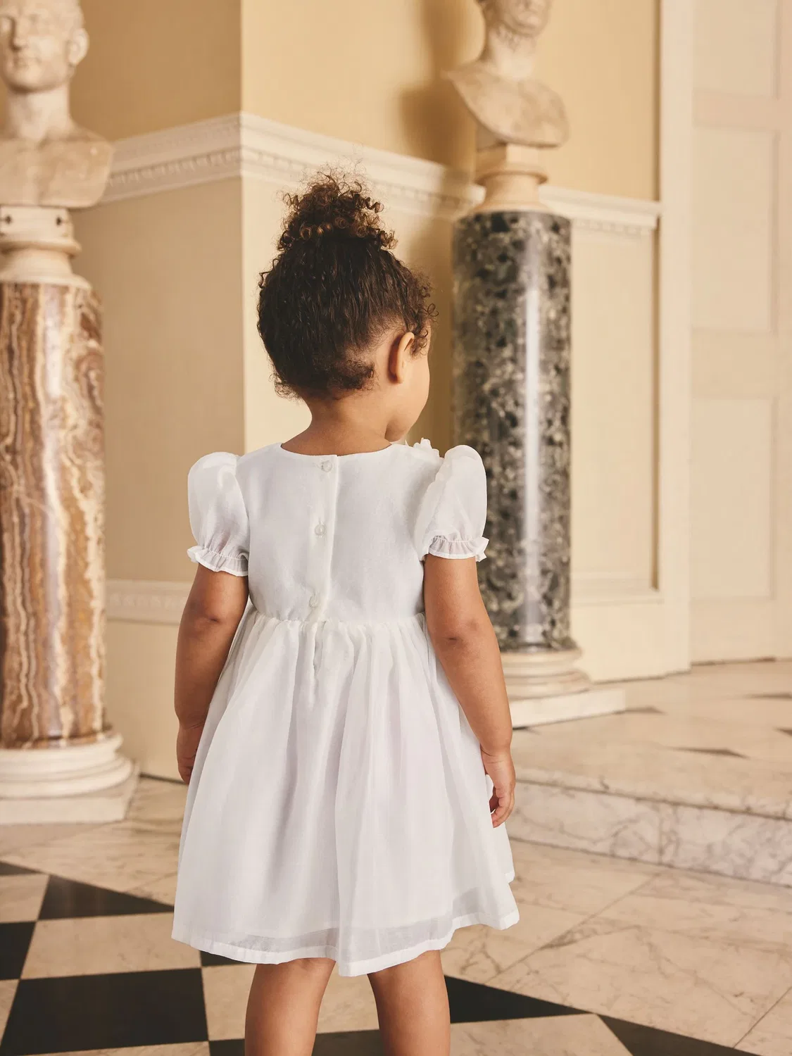 Платье с цветочной аппликацией White Flower Corsage Dress Next, белый — фото 3