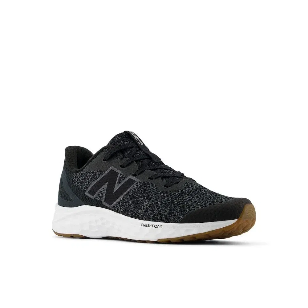 Детские кроссовки для мальчиков беговые Fresh Foam Arishi V4 New Balance, черный