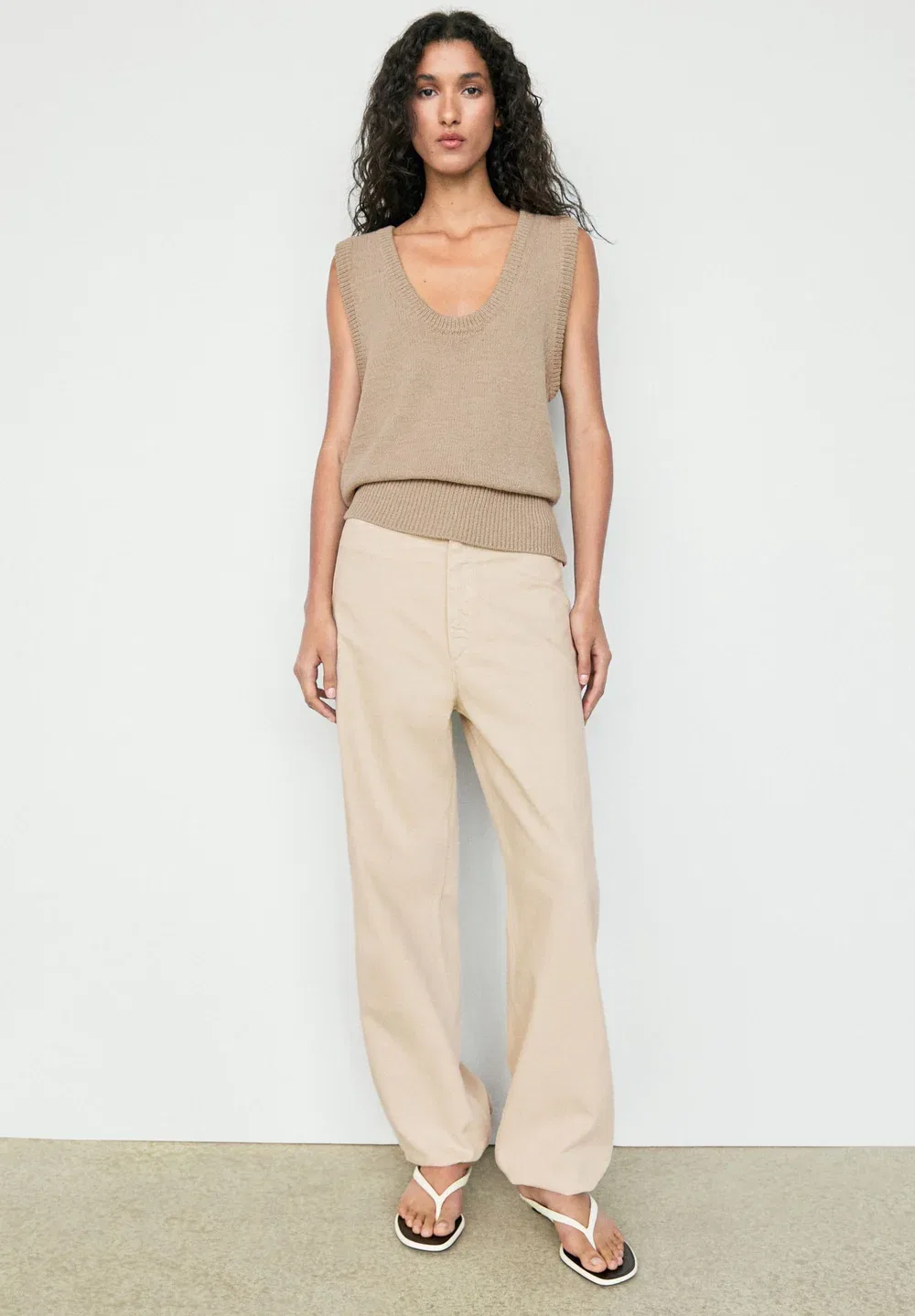 Жилет из ребристого трикотажа из смесовой хлопковой ткани - топ Massimo Dutti, Sand — фото 4
