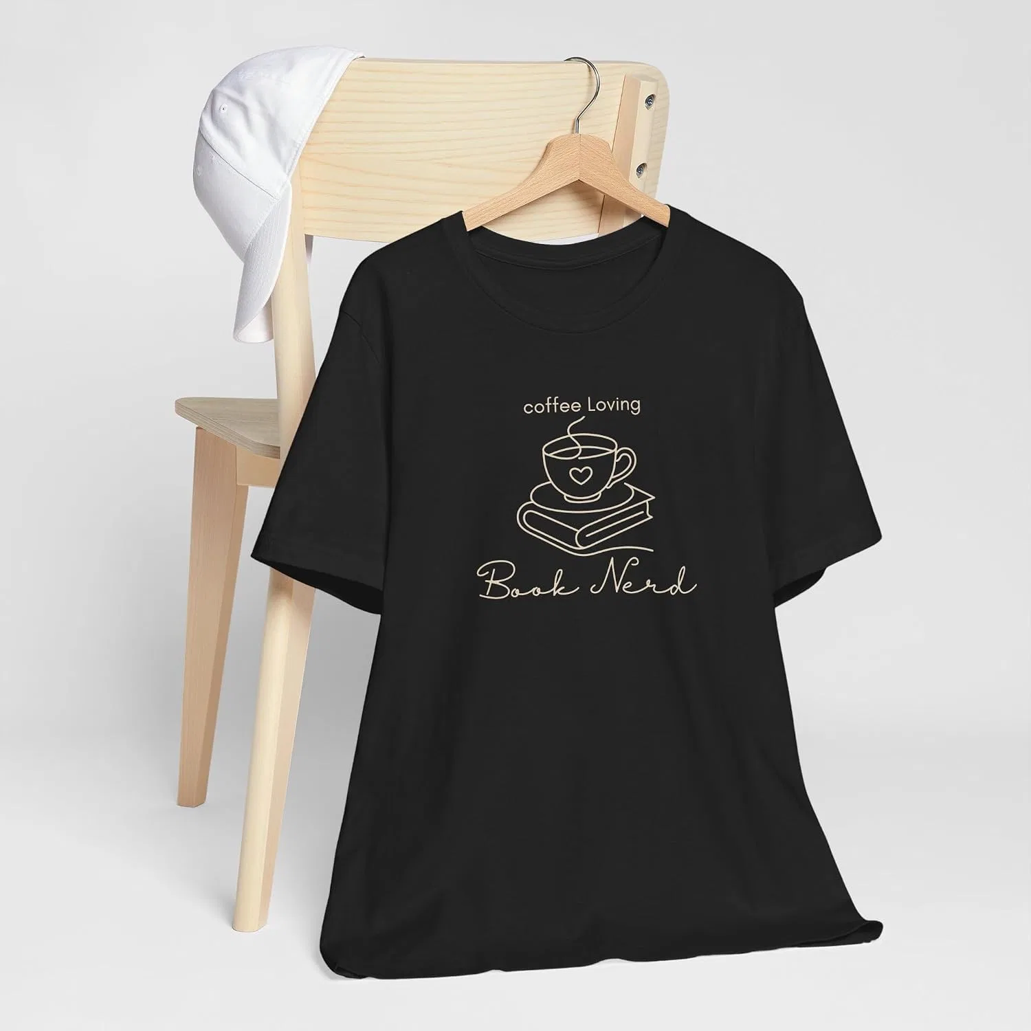 Женская футболка с минималистичным принтом Bella+Canvas, Black — фото 4