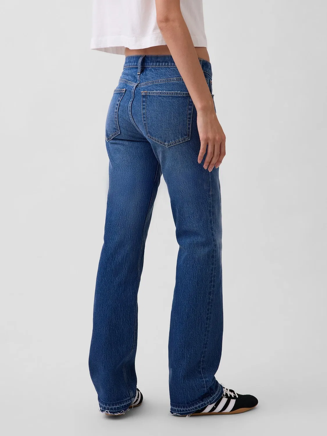Джинсы прямые свободные Mid Rise Relaxed Straight Gap, Medium Wash — фото 2
