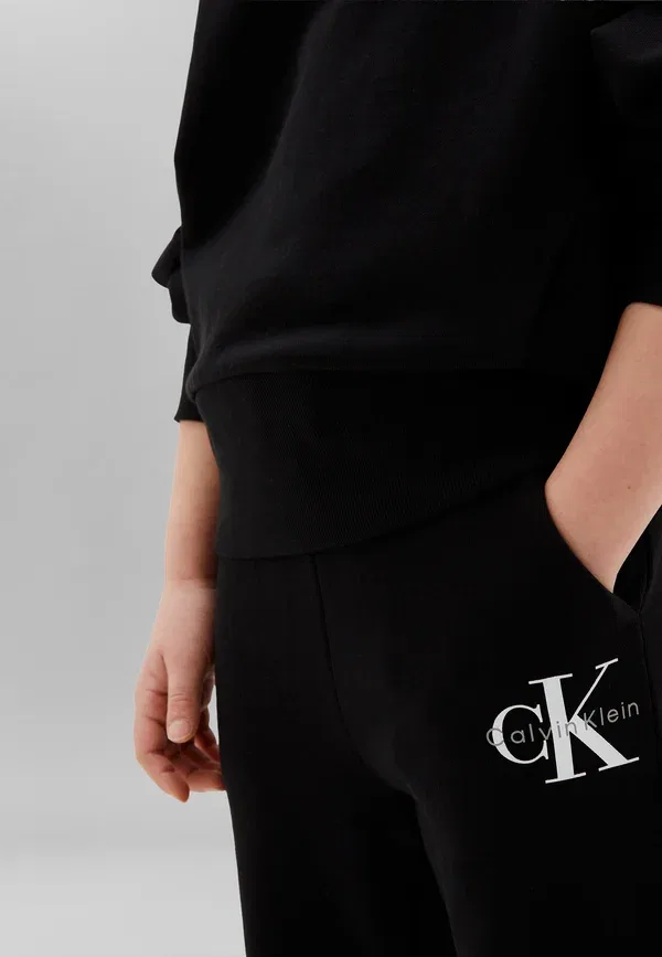 Спортивные штаны Monologo Calvin Klein Jeans, черный — фото 4