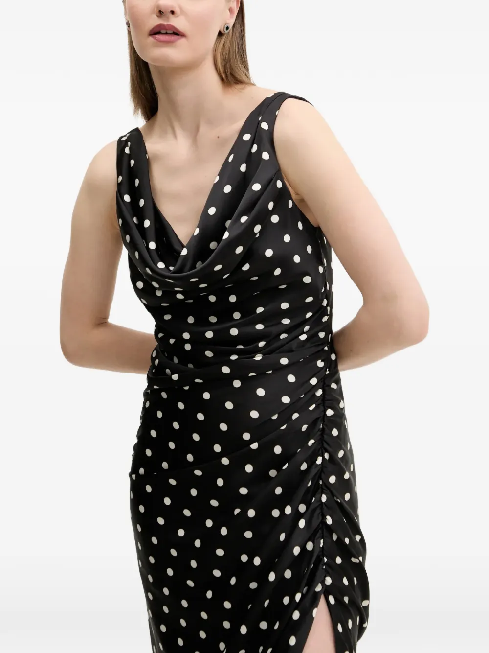 

Платье миди в горошек с разрезом Abercrombie & Fitch, черный