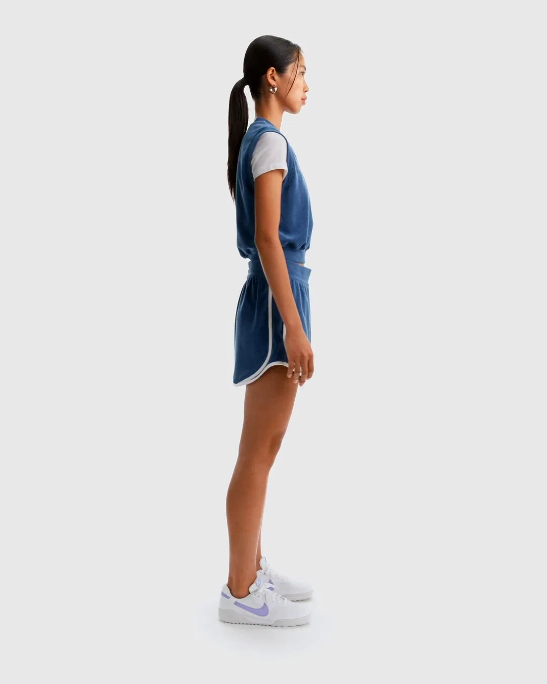 Женские шорты Nike Sportswear Chill Terry Mid-Rise Mystic Navy — фото 2