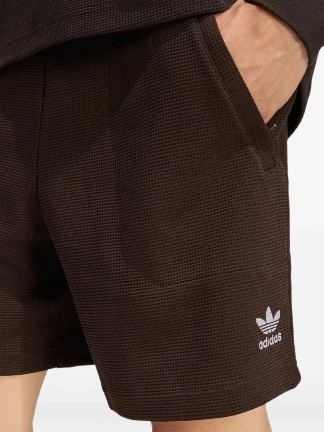 Фактурные шорты Trefoil Adidas, коричневый — фото 3