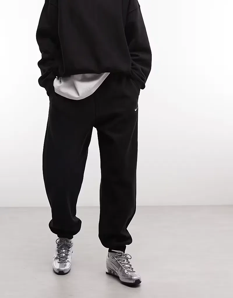 Свободные спортивные брюки Nike Studio Fleece из плотной флиса, черный — фото 2