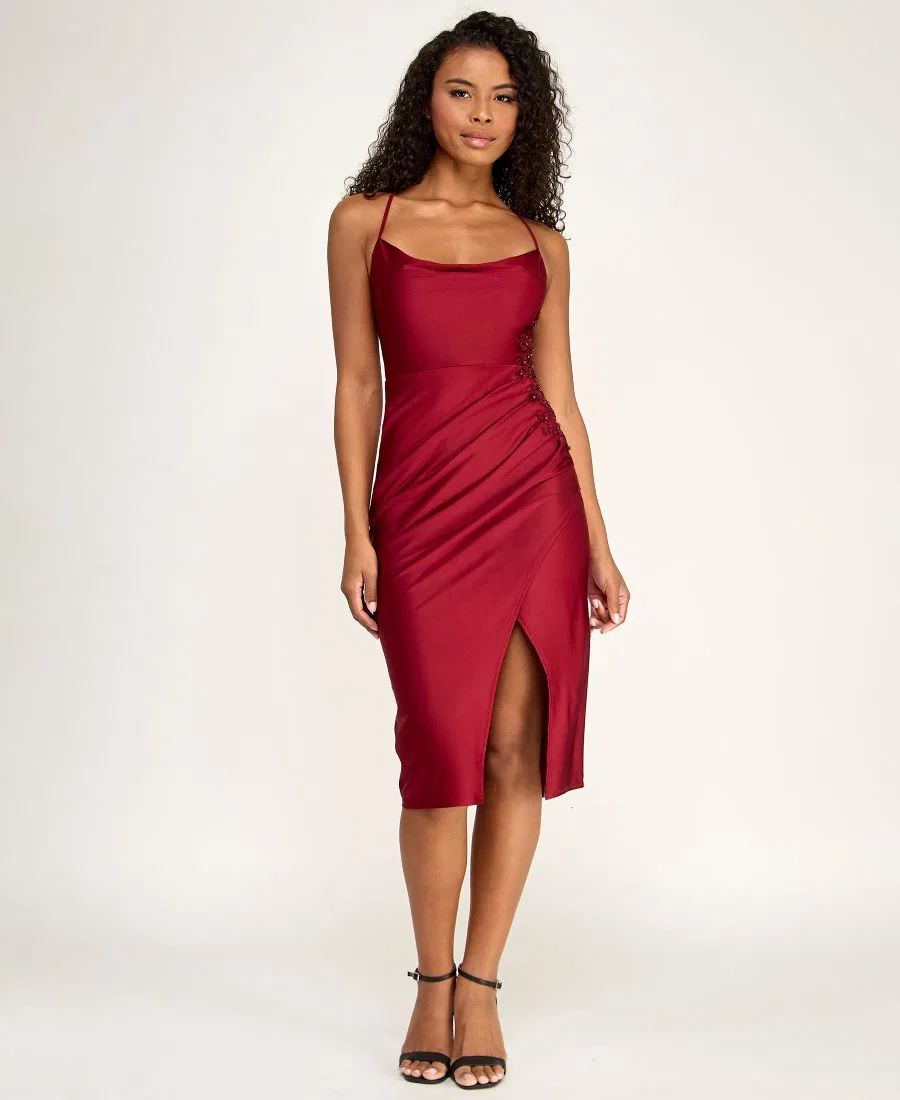 Платье-миди с запахом и драпированным вырезом, модель Cowl Neck Wrap Front Midi Dress SENI & CADE, Wine
