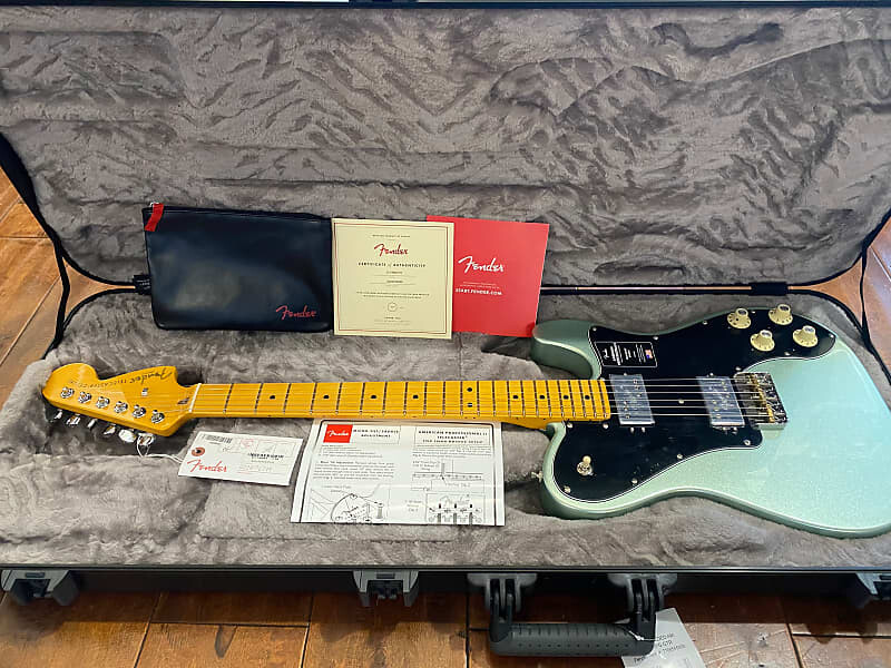 

Fender American Professional II Telecaster Deluxe MN 2022 Mystic Surf Green #US22076299 7lbs 15. oz American Professional II Telecaster Deluxe with Maple Fretboard
