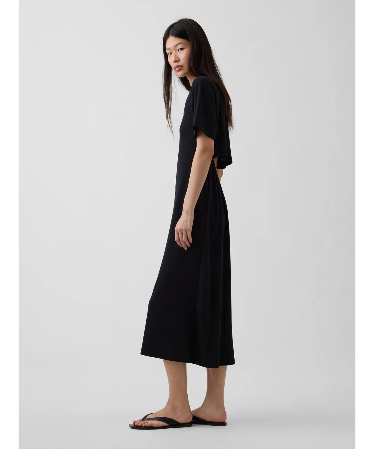 Женское платье-футболка с принтом GAP Logo Cutout Mididress GAP, Brown — фото 4
