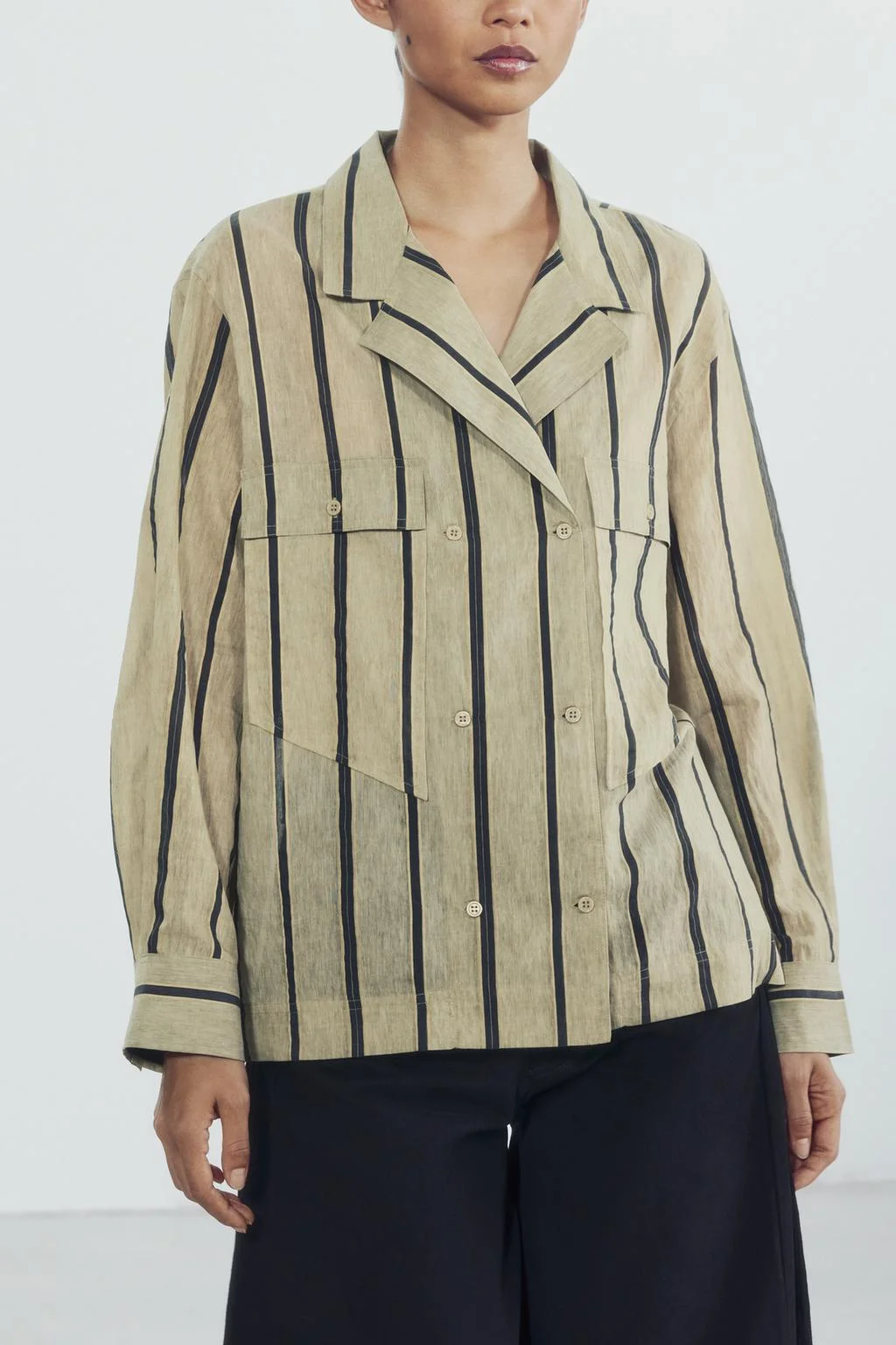 Рубашка Zara с запахом и карманами, серо-бежевый