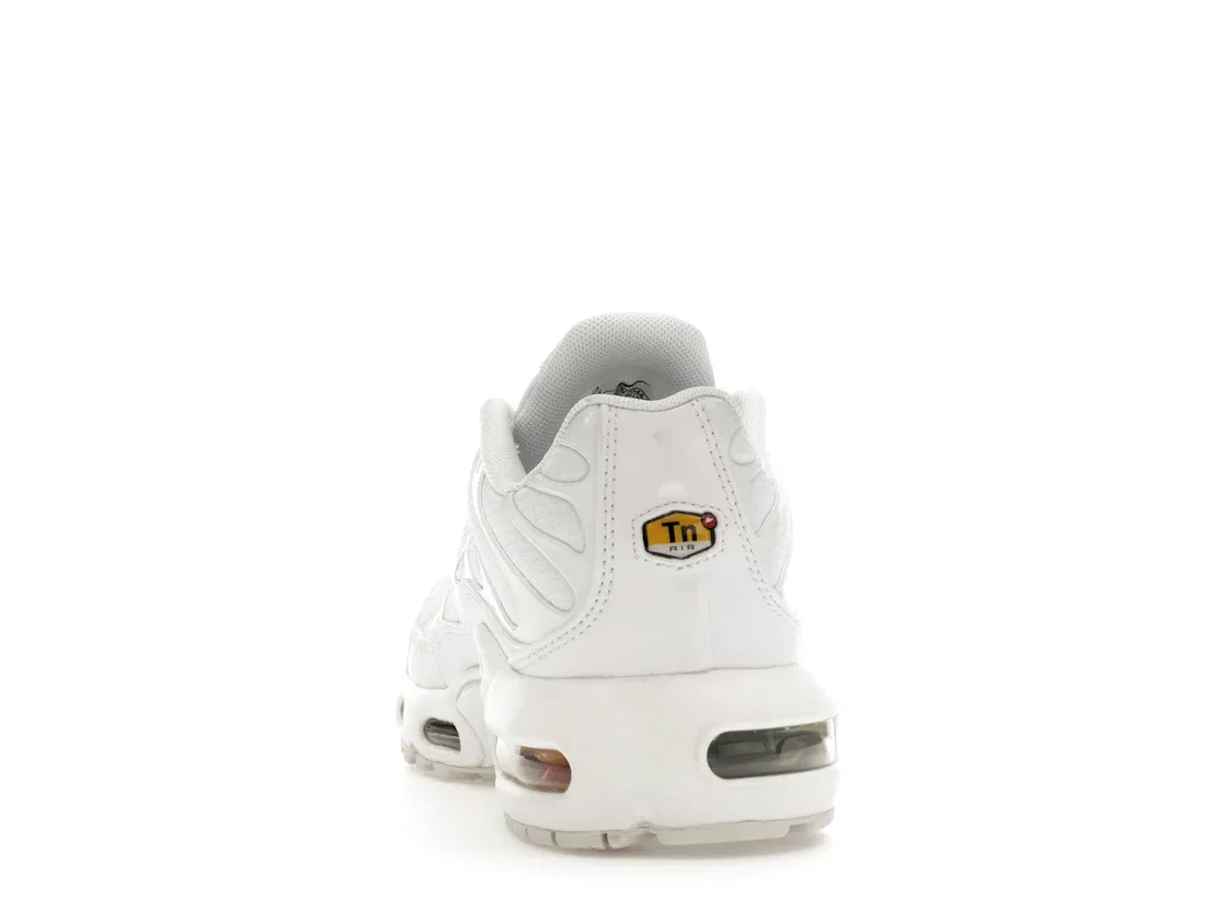 Детские кроссовки Lifestyle с технологией Tuned Air Nike Air Max Plus, White/Metallic Silver-White — фото 4