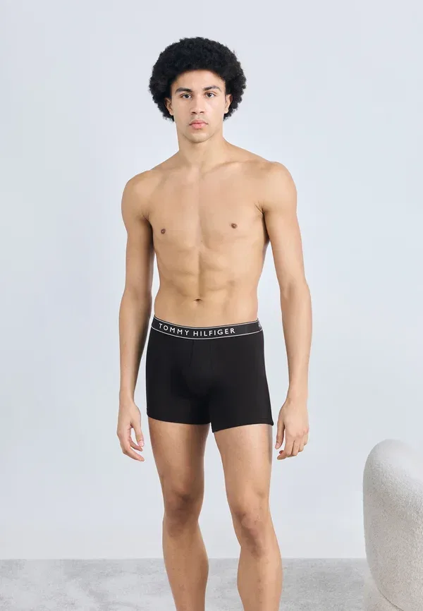 Трусы боксеры дышащие Essential Logo Boxer Briefs Tommy Hilfiger, черный