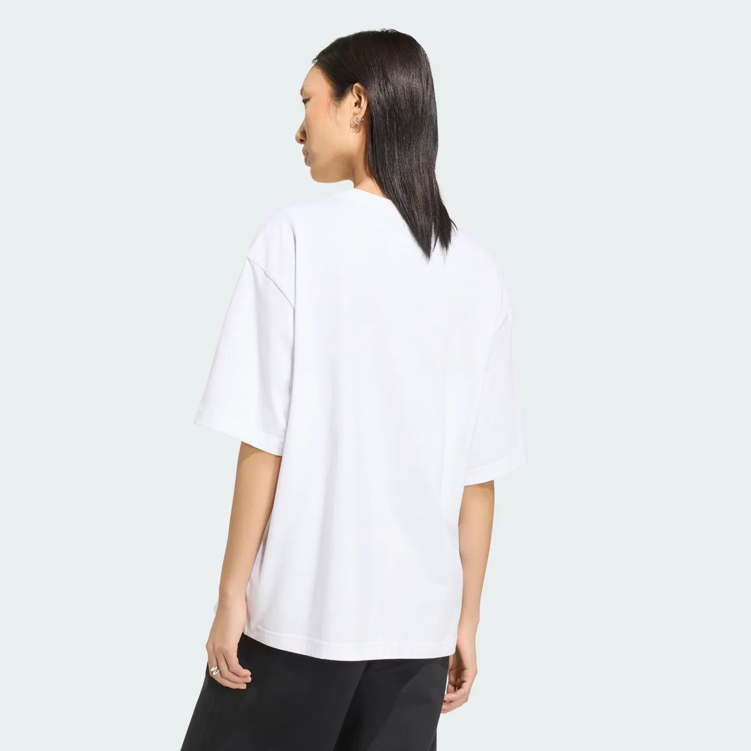 Женская футболка оверсайз Essentials Boyfriend Tee Adidas Originals, белая — фото 3