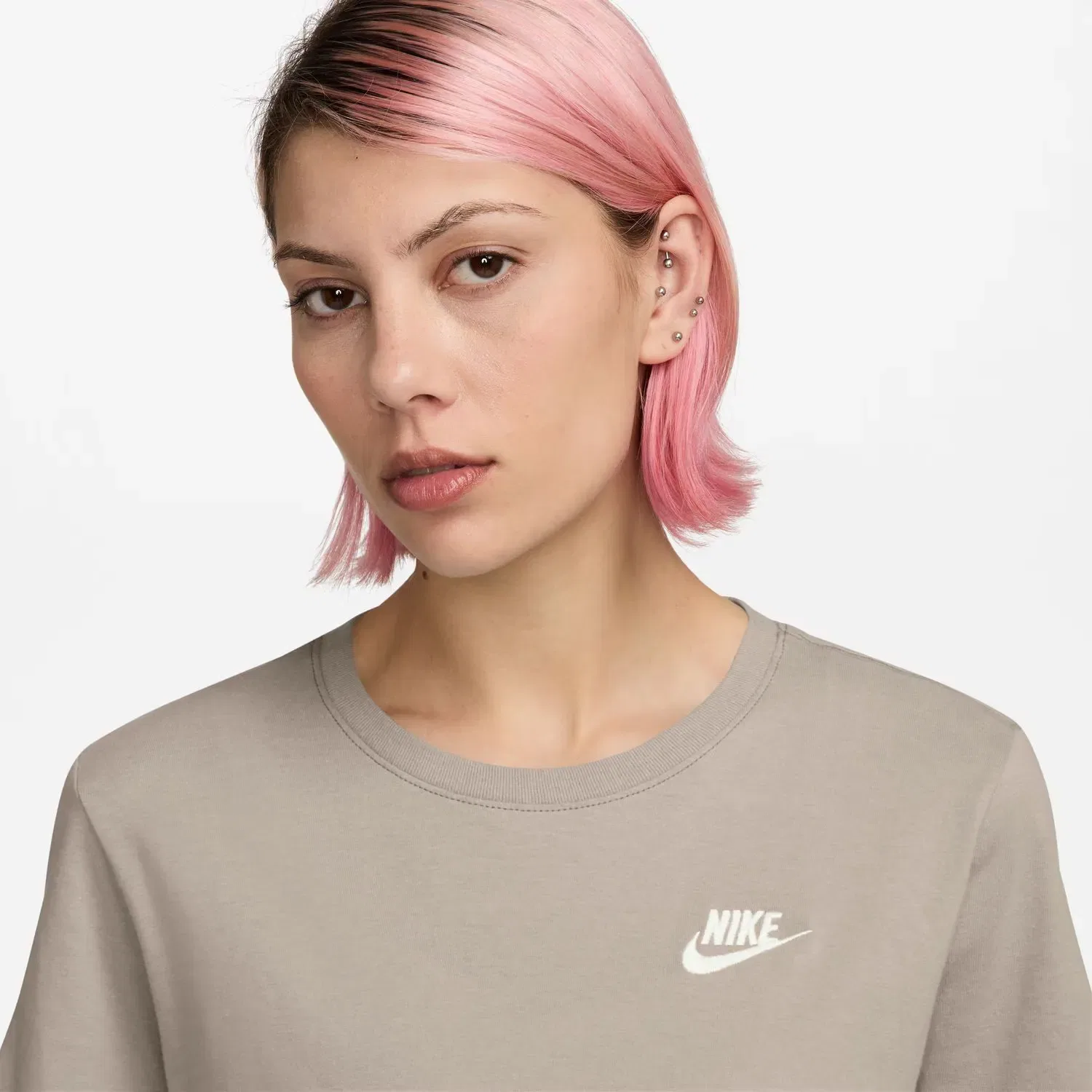 Женская футболка с коротким рукавом Nike, Marrón — фото 3