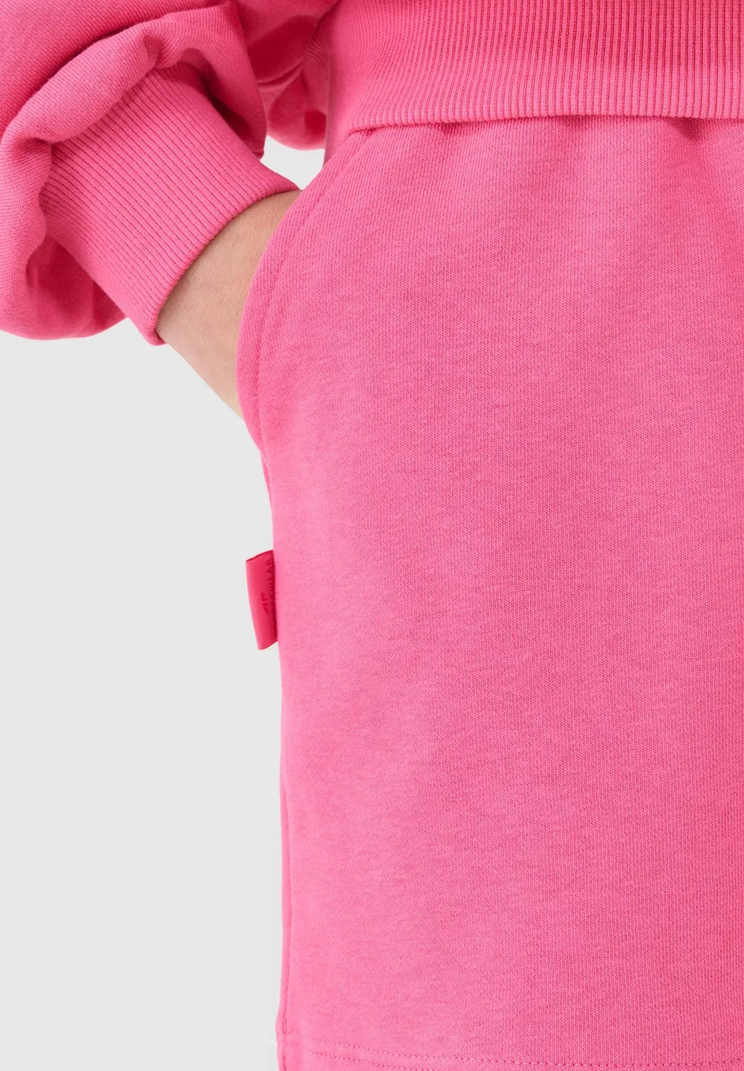 Spodenki dresowe dziewczęce - beżowe 122 (6-7 лат) - спортивные шорты 4F, Pink — фото 4