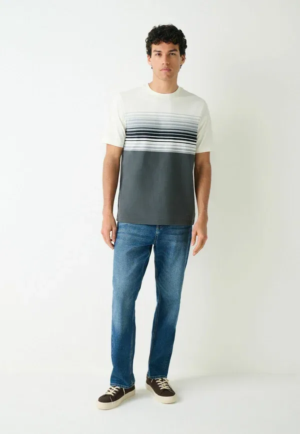 Футболка хлопковая Regular fit - block t-shirt - print t-shirt Next monochrome black, grey, white, белый/черный/серый — фото 2