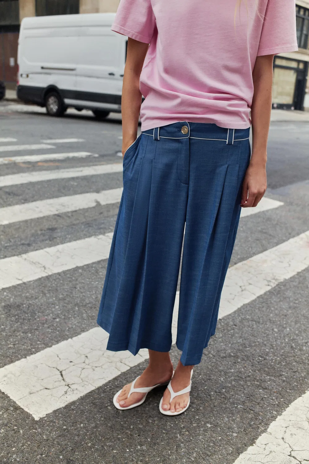 Футболка с эффектом потертости и драгоценными камнями ZARA, Pink — фото 2