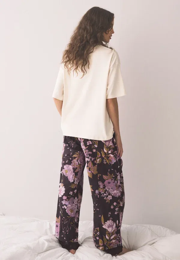 Пижамный комплект из хлопка Regular fit short sleeve set Next Purple Floral, фиолетовый — фото 4