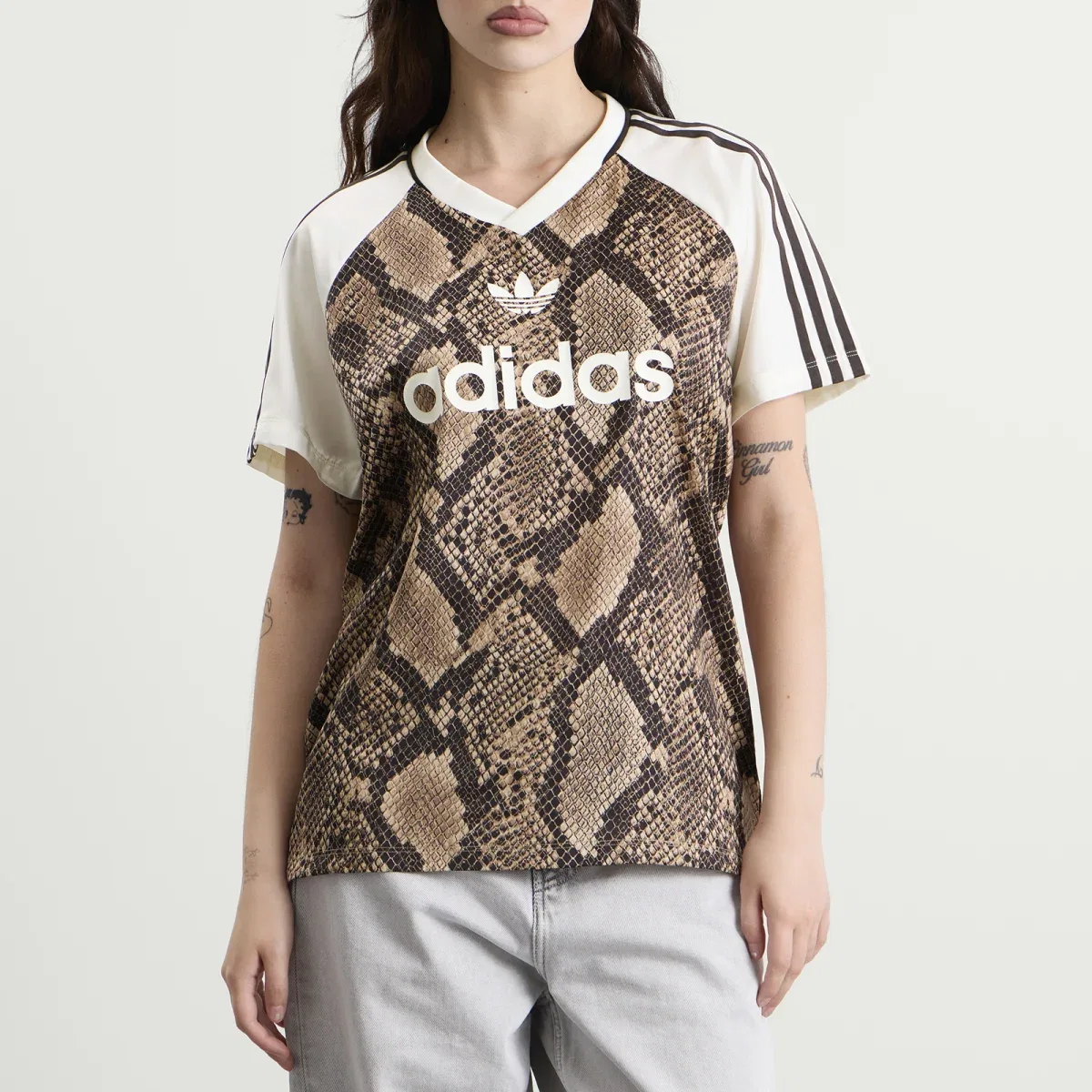Женская футболка с принтом Satin Jersey Adidas, Linen & Magic Beige — фото 2