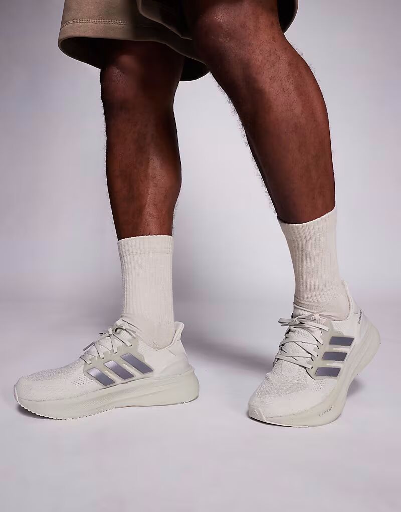 Кроссовки Adidas Running Ultraboost 5 бежевого цвета Adidas Performance — фото 2