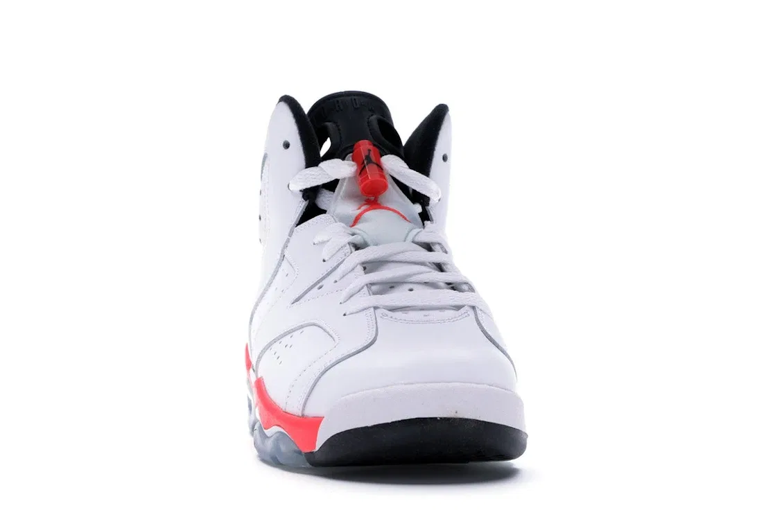 Детские кроссовки Lifestyle с перфорацией Jordan 6 Retro Jordan, White/Infrared — фото 2