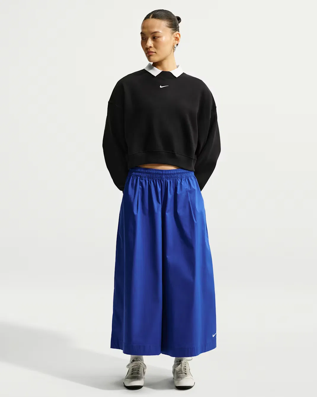 Женская укороченная футболка оверсайз с круглым вырезом Nike Studio Fleece Medium Weight, Total Black/Sail — фото 4
