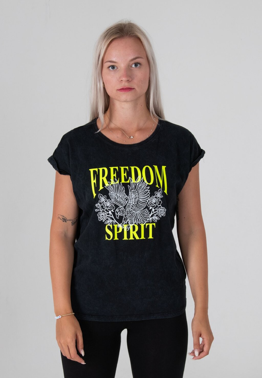 

Футболка с принтом CLASSIC ROLL UP FREEDOM SPIRIT Be Famous, черный