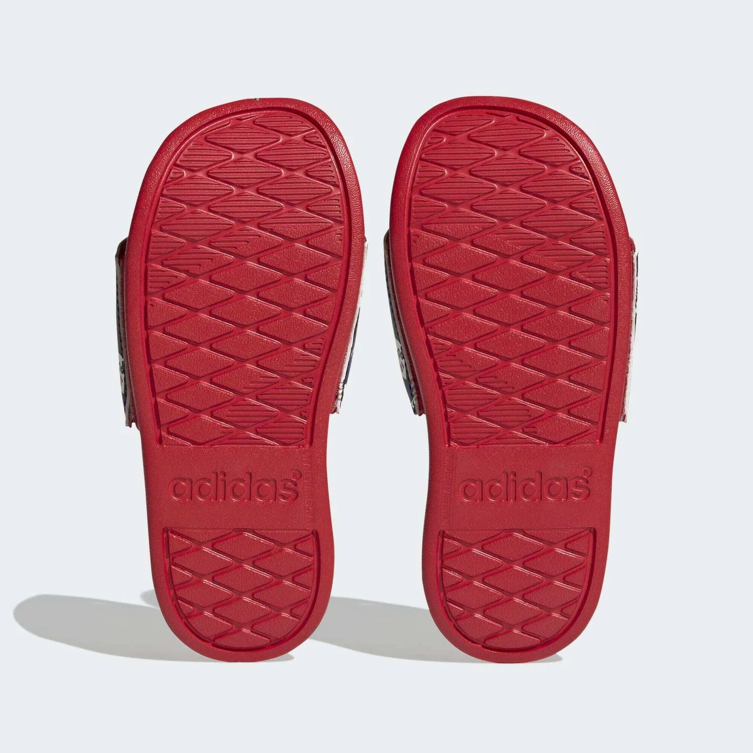 Детские шлепанцы с принтом Spider-Man adidas x Disney Comfort Spider-Man adilette, Schwarz Rot Weiss — фото 4