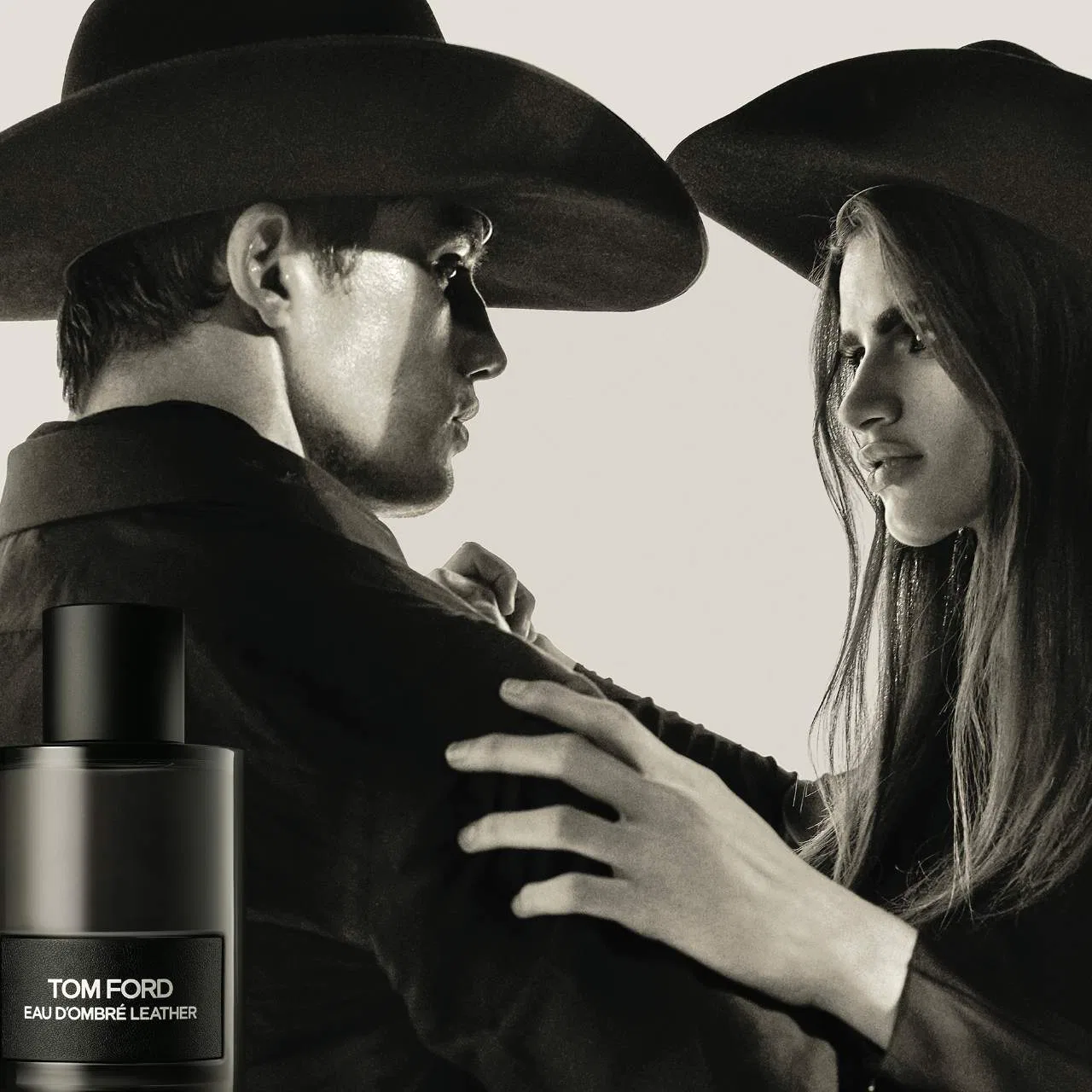 Туалетная вода, Eau d'Ombre Leather TOM FORD, с нотами ванили и янтаря, 100 мл — фото 4