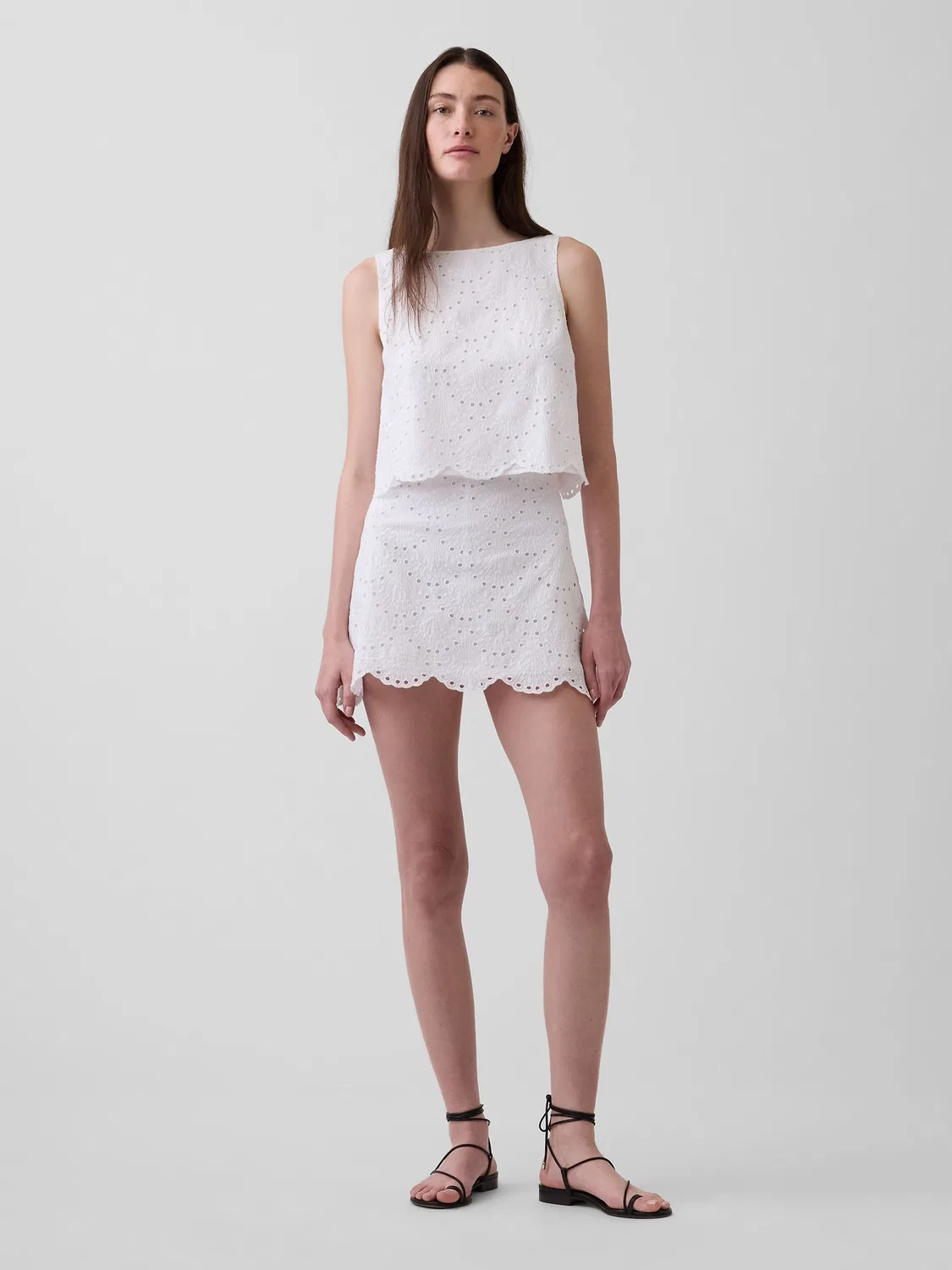 Юбка-шорты мини с кружевными вставками Gap White