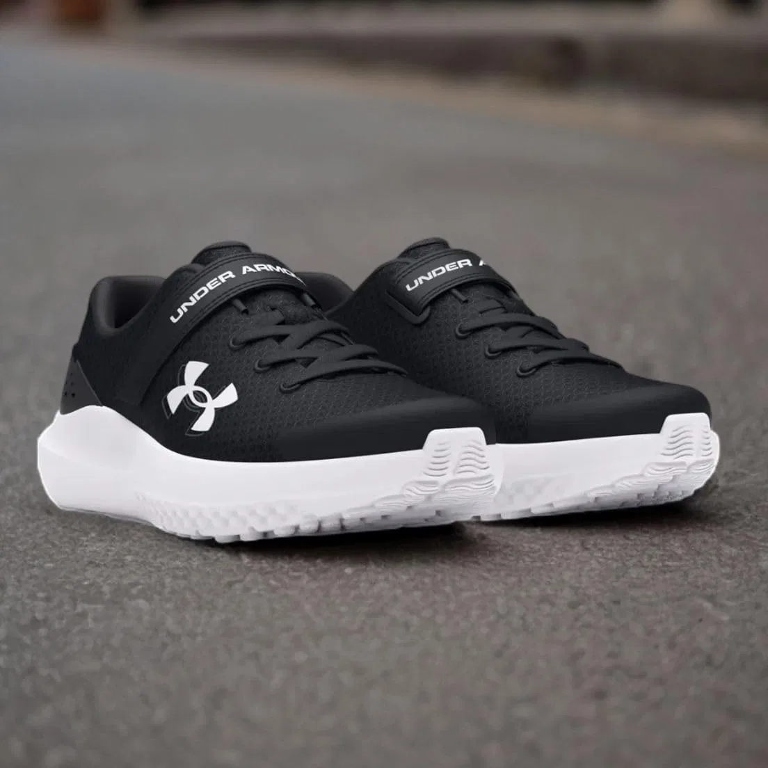 Детские кроссовки для бега с сетчатым верхом Under Armour Ua Bps Surge 4 Ac, Red/Black/Black — фото 3