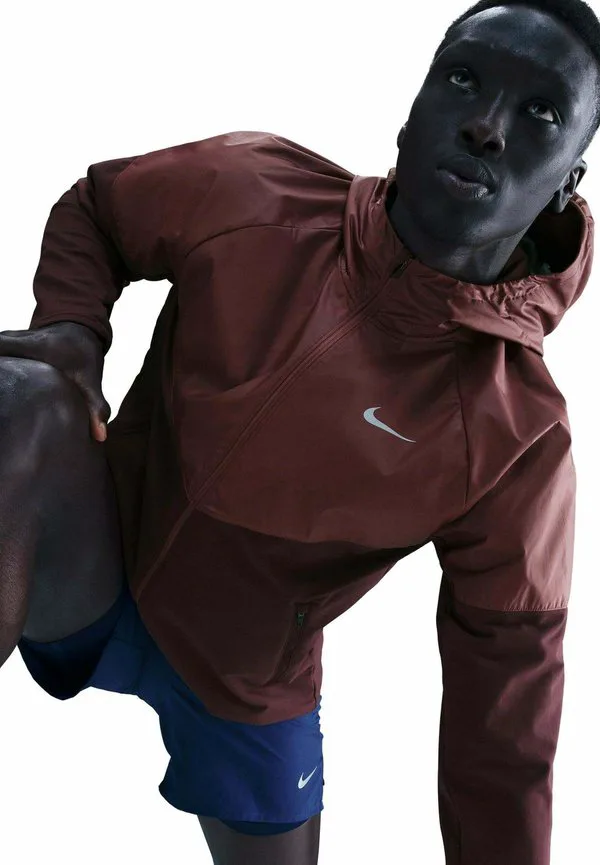Куртка lauf miler для активного отдыха Nike Performance, Burgundy Crush/Red Sepia Reflective Silv — фото 4