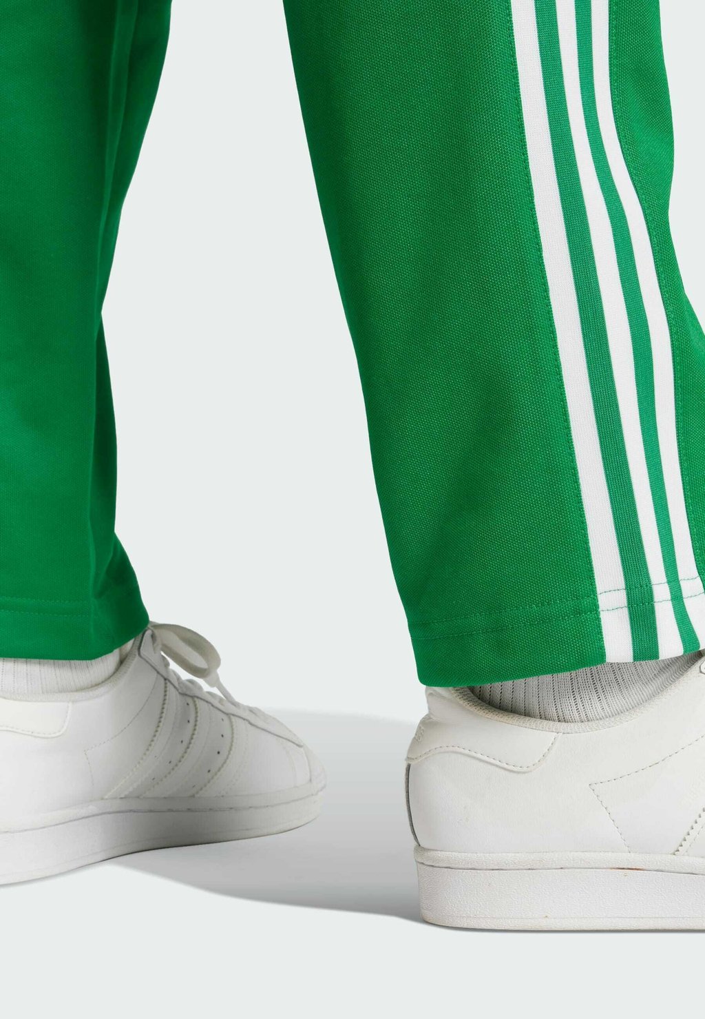 

Спортивные брюки adidas Originals, зеленый