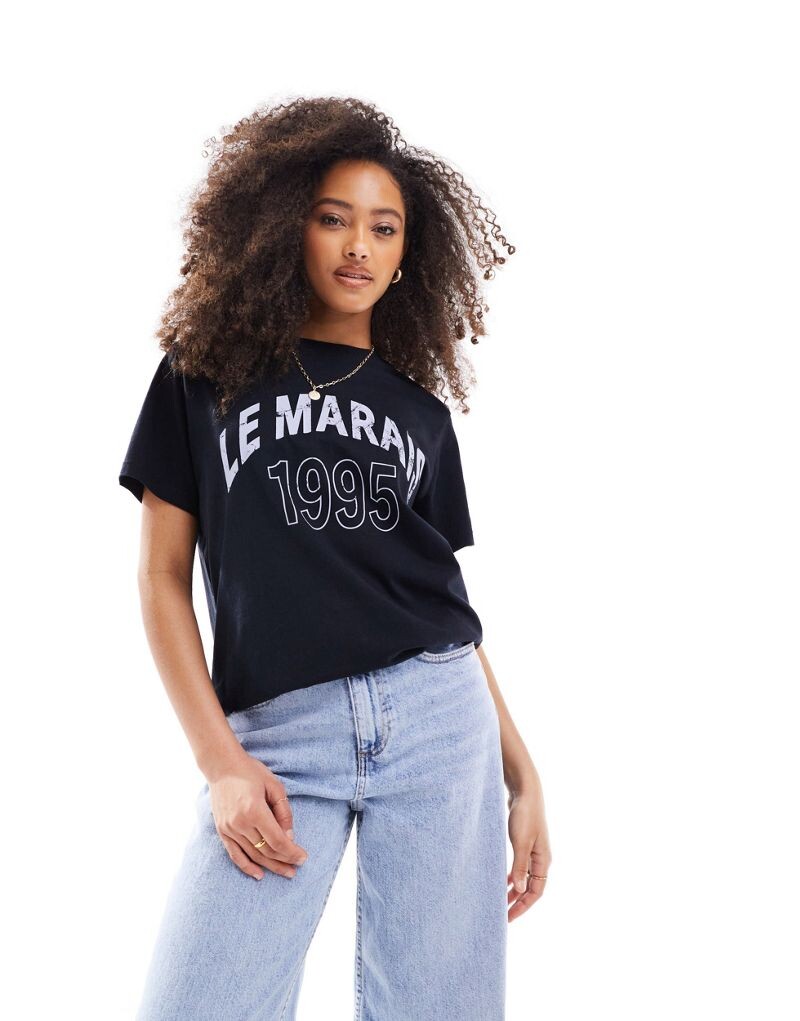 

Черная футболка стандартного кроя ASOS DESIGN с принтом «Le Marais»