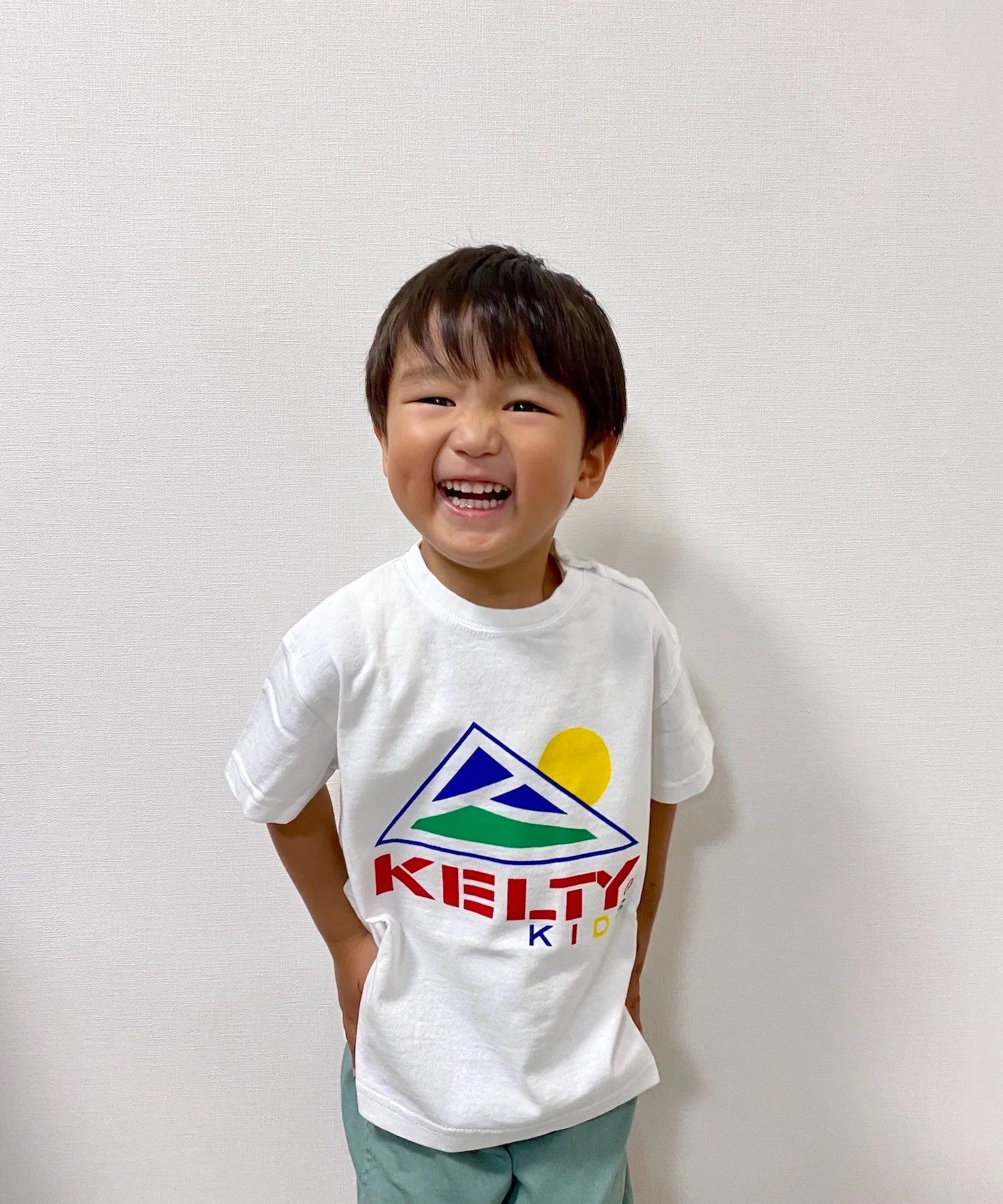 Детская футболка KELTY с логотипом и принтом медвежонка белая — фото 3