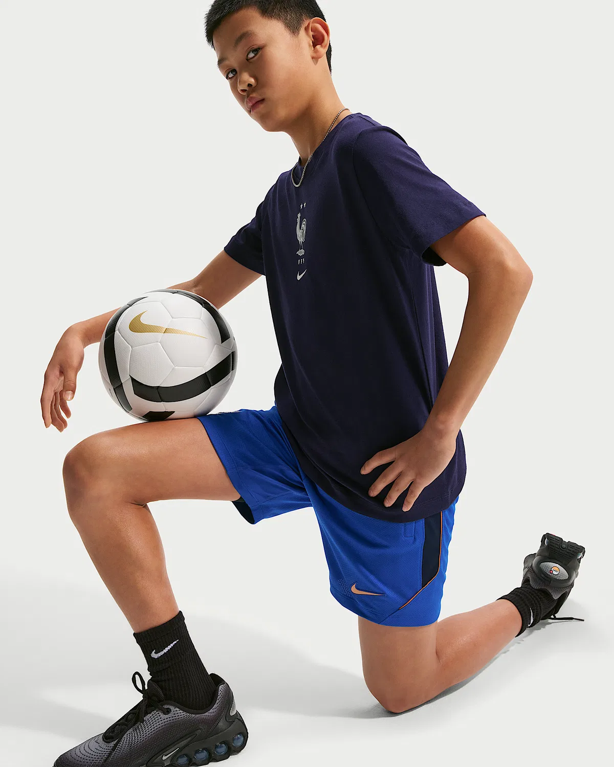 Большие детские шорты Nike Dri-FIT Soccer Knit Shorts FFF Strike, Game Royal/Monarch/Blackened Blue/Metallic Copper — фото 4