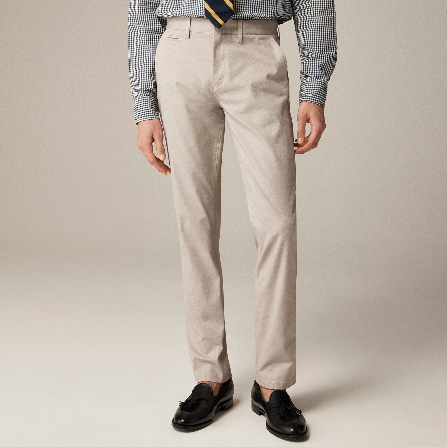 

484 облегающие брюки оксфорд из технологичного материала J.Crew, хаки