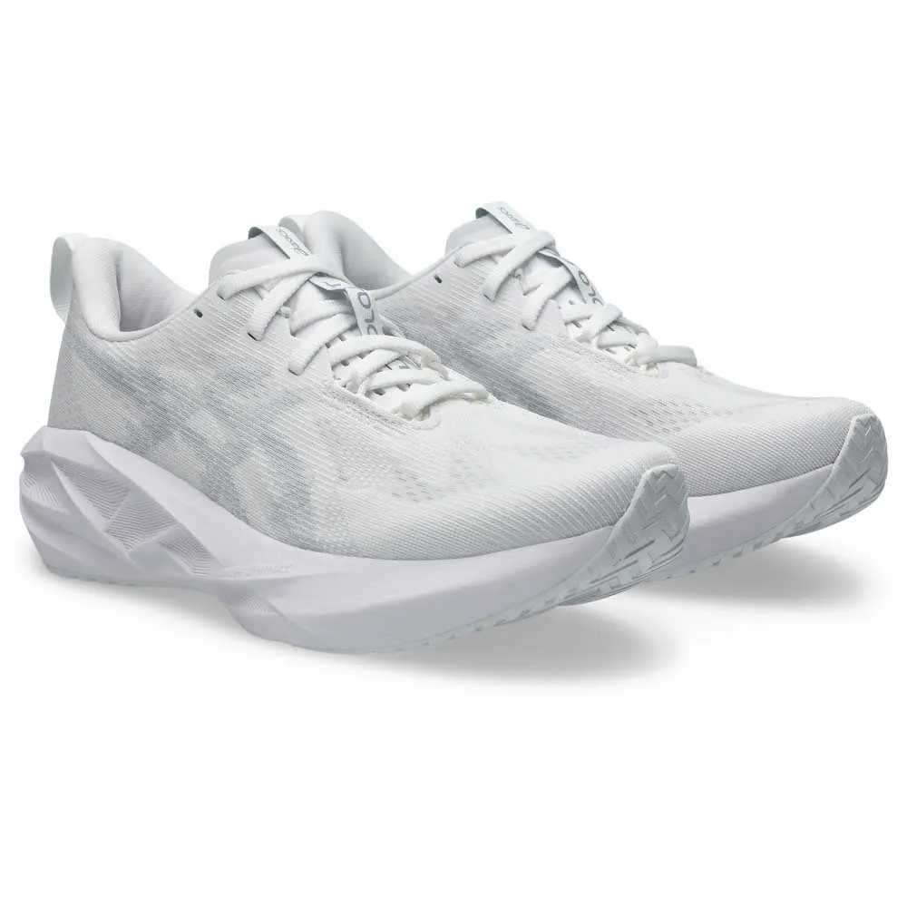 Беговые кроссовки Asics Novablast 5, белый — фото 4