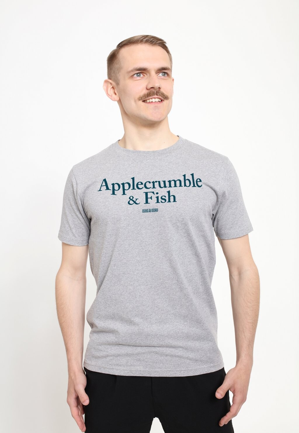 

Футболка с принтом APPLECRUMBLE & FISH Henry Tiger, цвет Mottled Light Grey