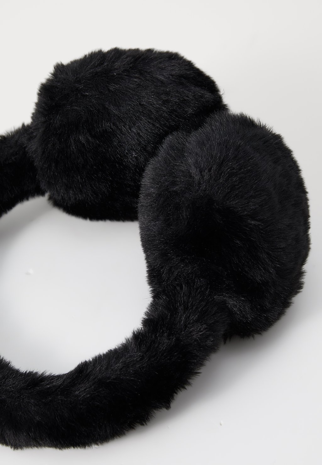 

Головной убор ONLKARLA EARWARMERS ONLY, черный