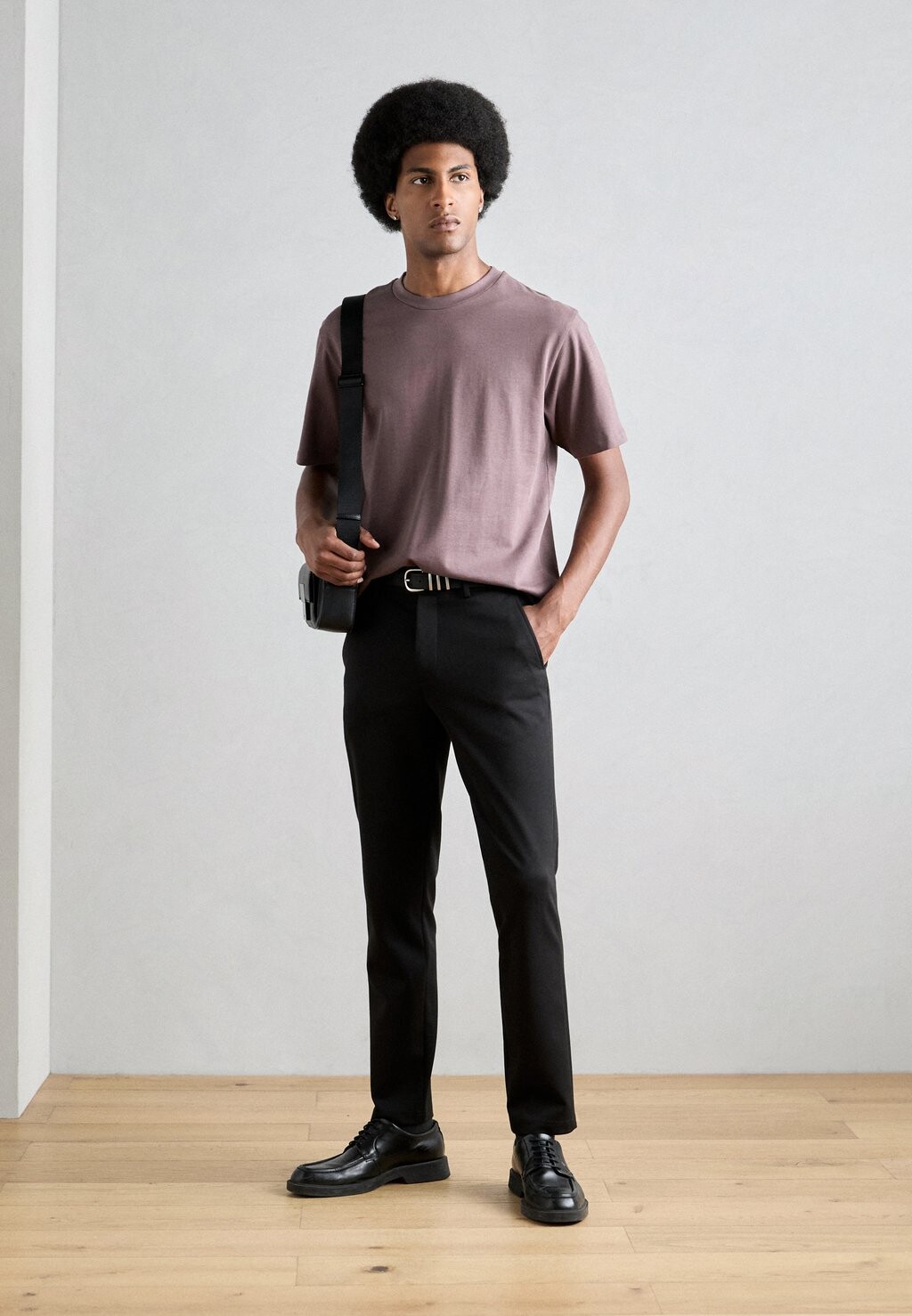 

Базовая футболка O NECK TEE Lindbergh, лиловый