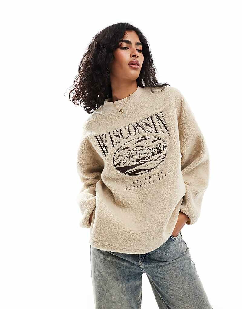 

ASOS DESIGN – Wisconsin – Толстовка из искусственной овчины с вышивкой