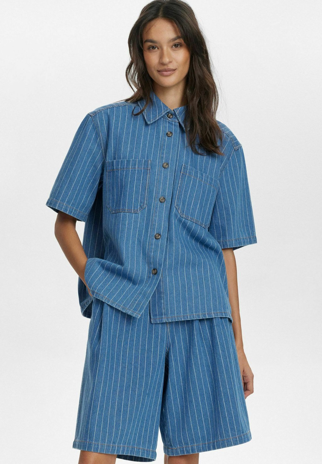 

Блузка на пуговицах NULUCIE Nümph, цвет Dark Blue Denim