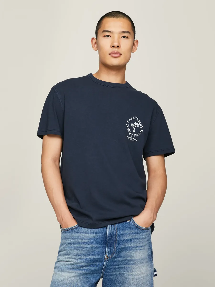 

Футболка Tommy Jeans "TJM REG NOVELTY GRAPHIC2 TEE", с принтом на спине, синий