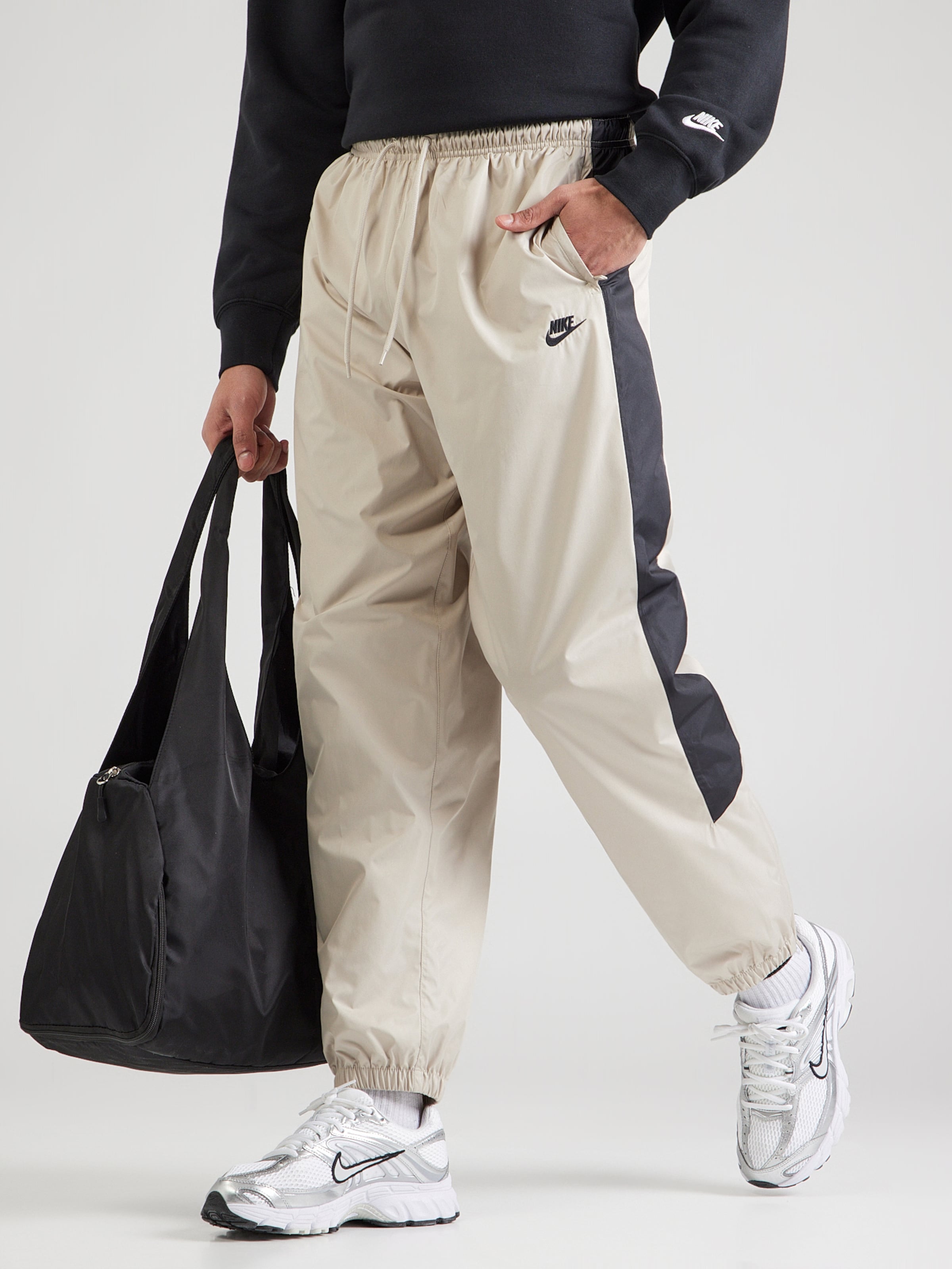 Nike Sportswear Брюки-чинос кремового цвета — фото 3