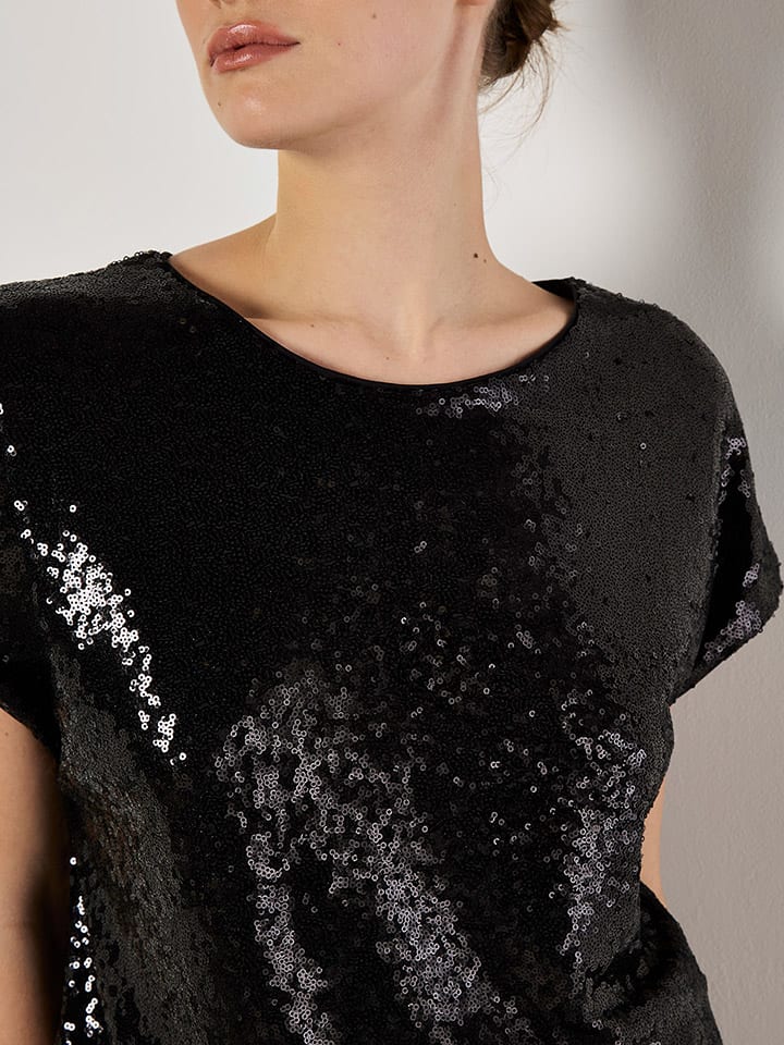 

Apricot Черная блузка