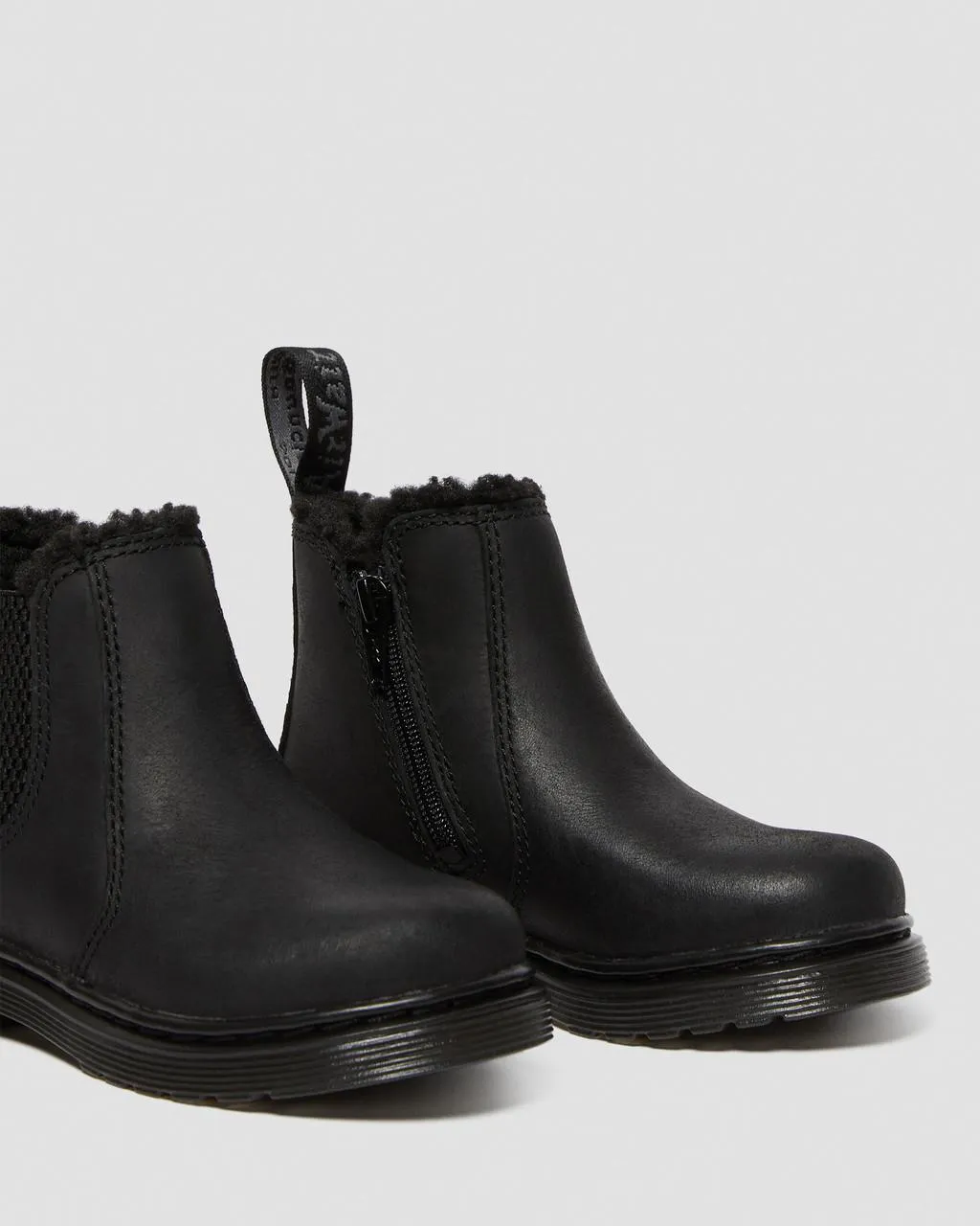 Dr. Martens Toddler 2976 Ботинки челси на подкладке из искусственного меха, цвет Black — Republic Waterproof — фото 4